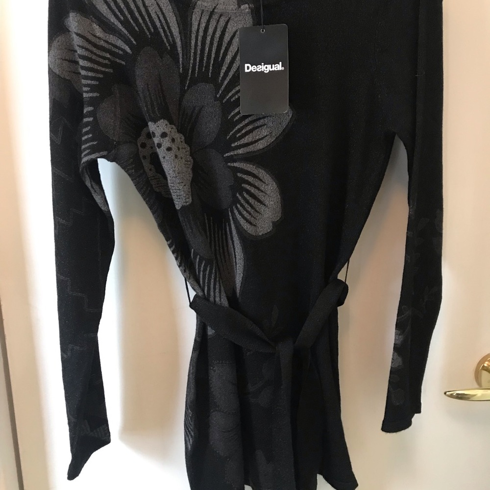 NWT Desigual jersey with belt small